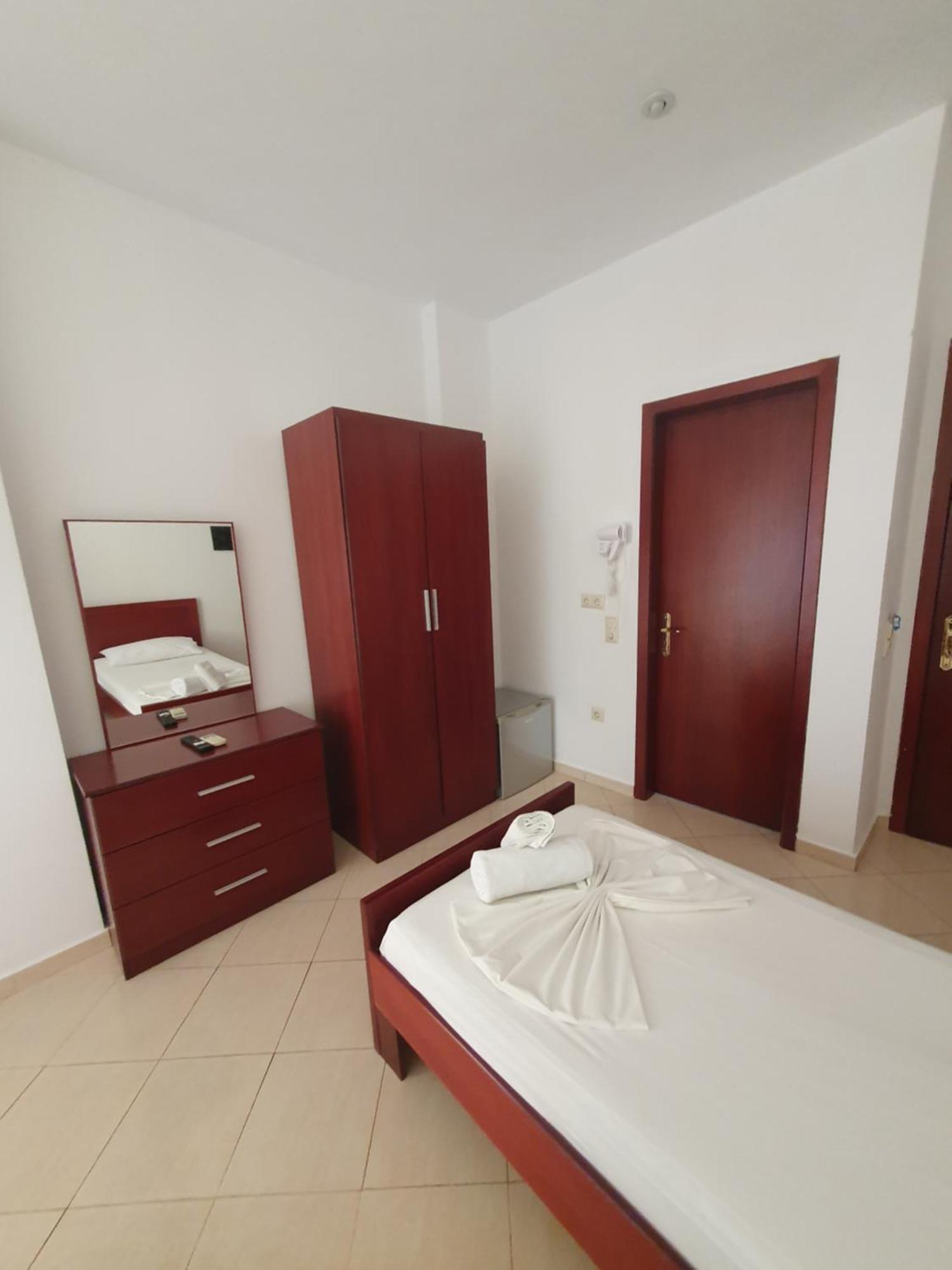 Hotel Afrodite Dhërmi Exterior foto