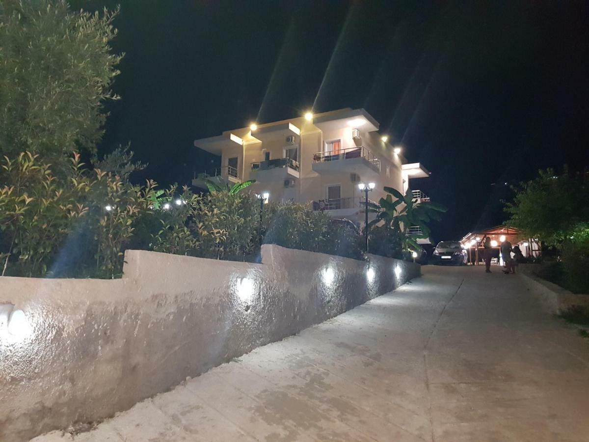 Hotel Afrodite Dhërmi Exterior foto